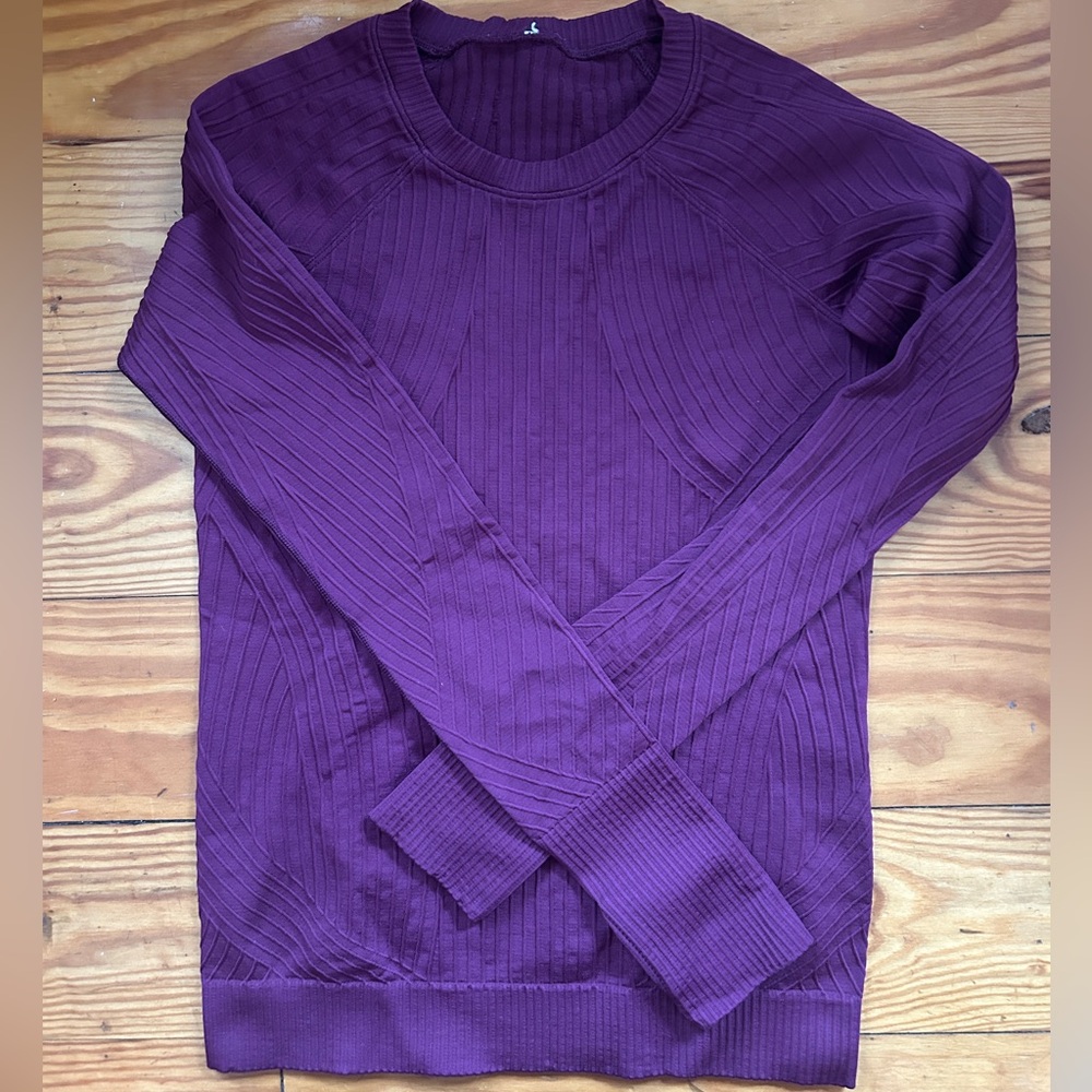 Lululemon active longsleeve with thumb holes.